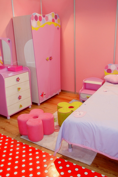 комод в интерьере детской спальни